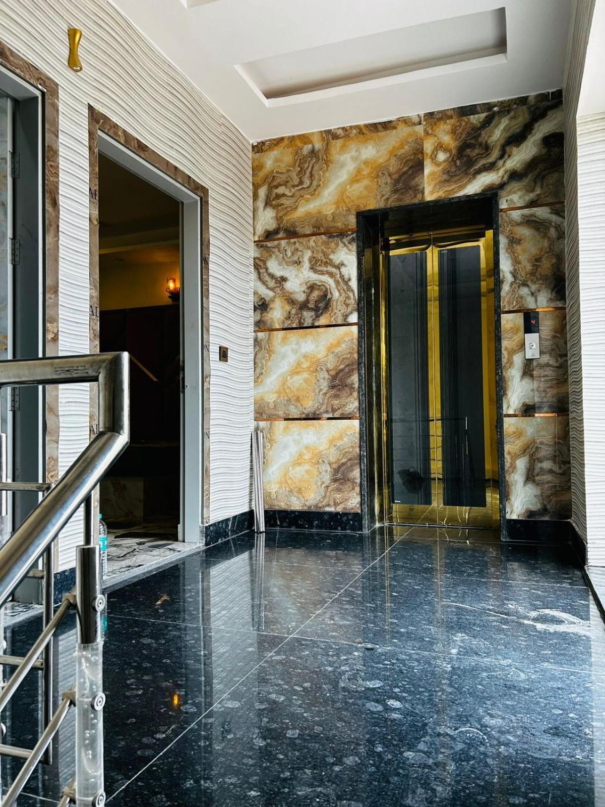 Vibe Communal Living Gurgaon Eksteriør bilde